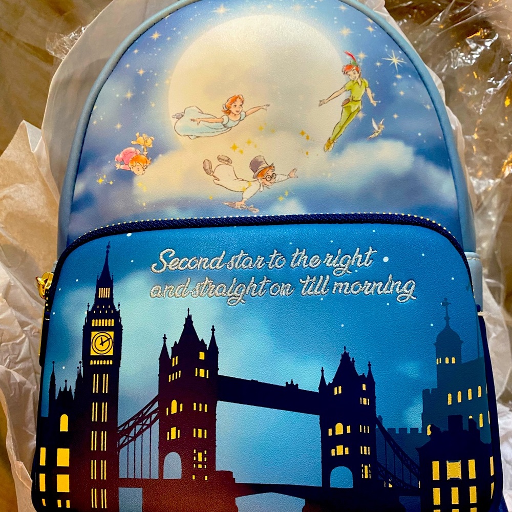 Loungefly Peter Pan gitd Mini backpack